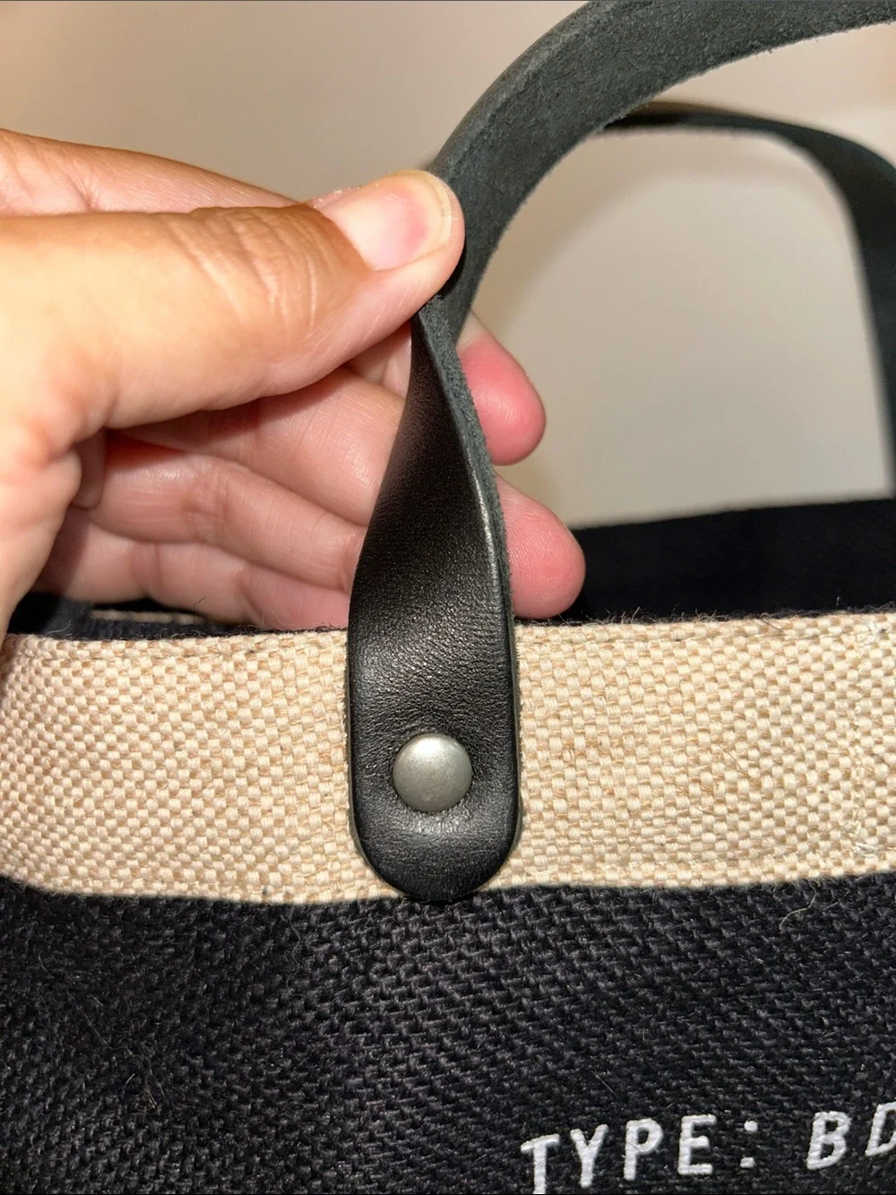 Apolis petite market